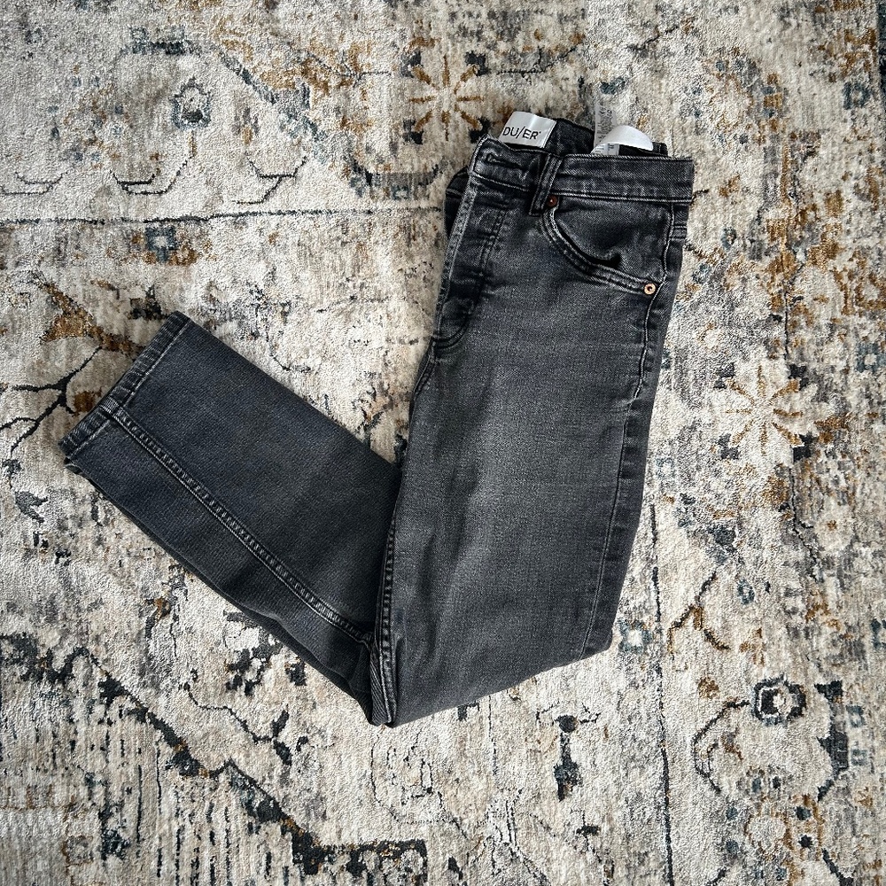 Women's Straight Leg Jeans in Washed Black
